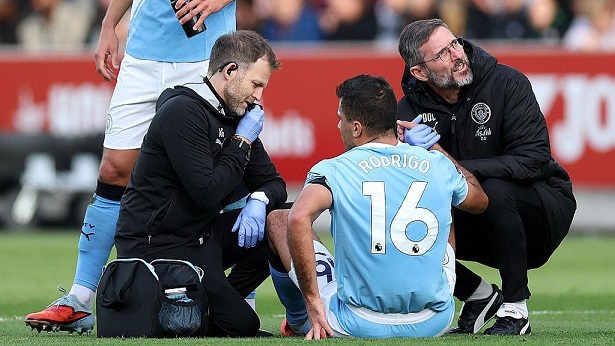 Rodri Hernández' Verletzung zerstörte Manchester Citys Hoffnungen Rodri Hernández' Verletzung zerstörte Manchester Citys Hoffnungen